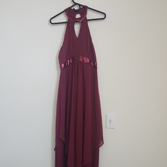 Noctflos Elegant Burgundy Sequin Halter Dress - Picture 1 of 10